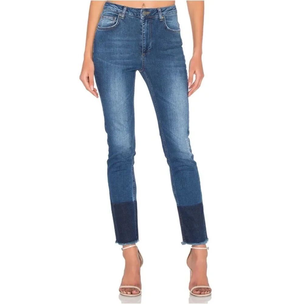 ANINE BING High Rise Skinny Fit Jeans With Dip Dye Raw Hem Detail in Blue, 29